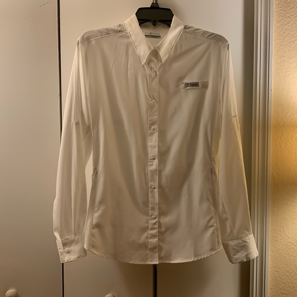Columbia Tops - Women’s Columbia Light Weight Long Sleeve Vented Shirt